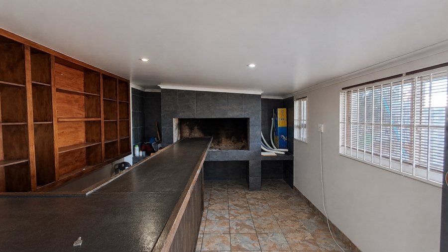 4 Bedroom Property for Sale in Windsor Park Estate Western Cape
